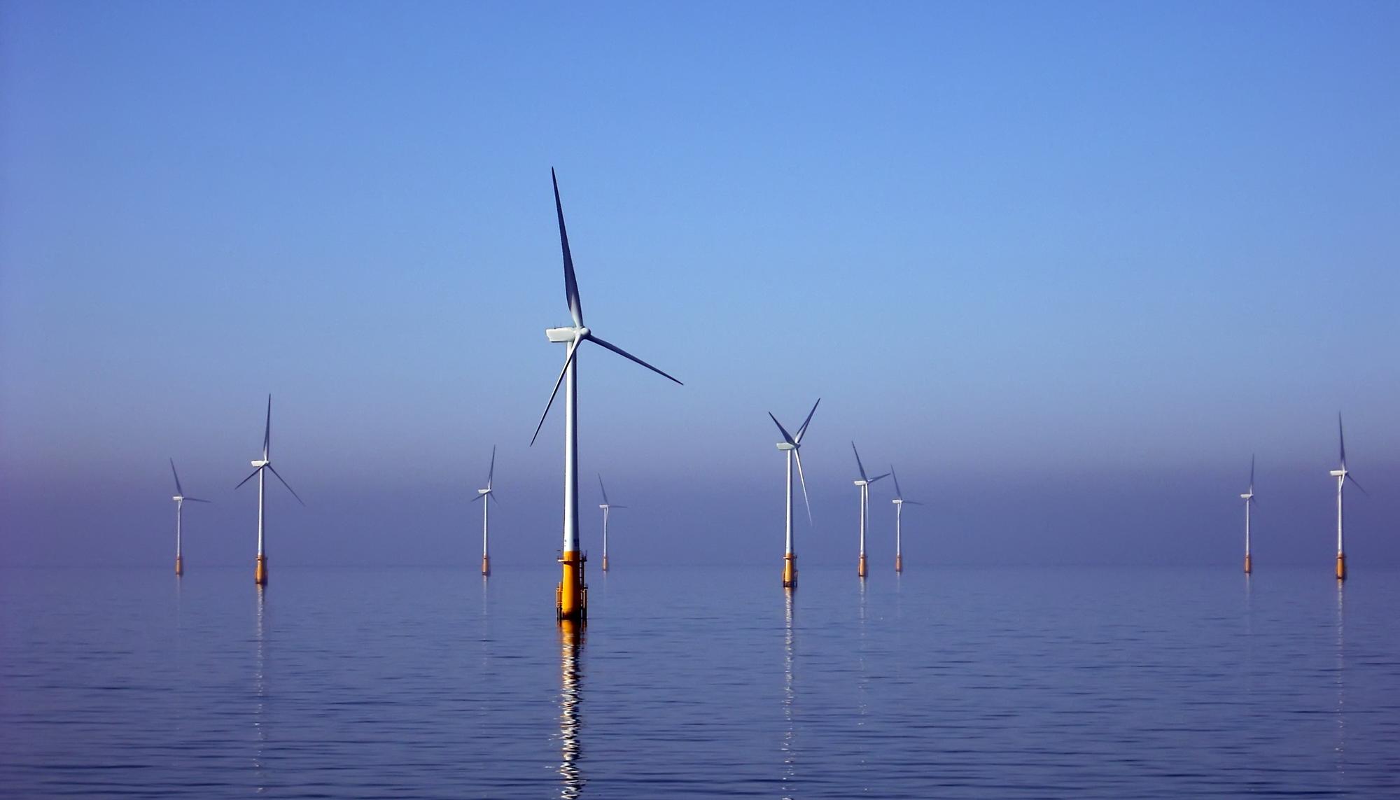 Muíños eólicos mariños. Cedida de Wikimedia Commons.